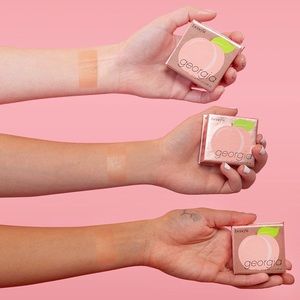 ♥️ Benefit Georgia Golden Peach Blush
